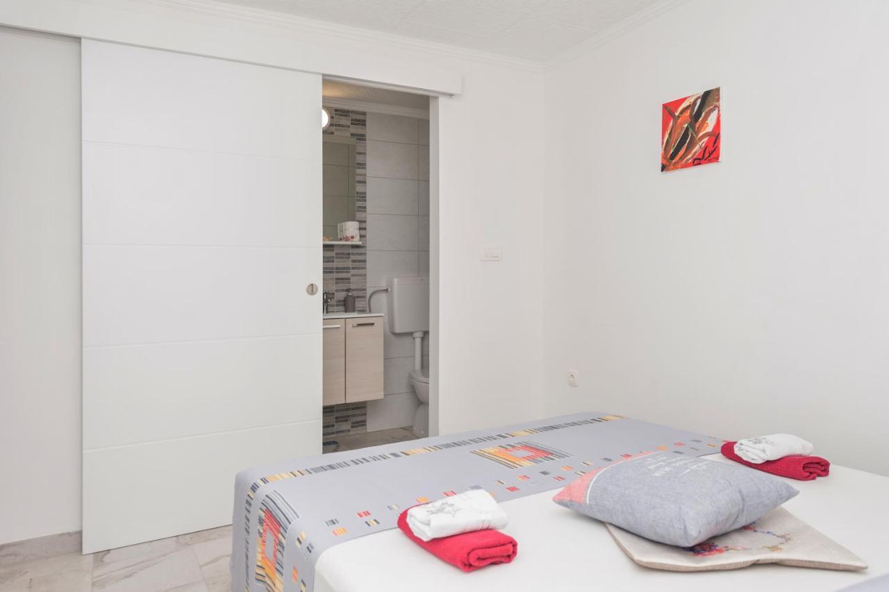 Apartments Calla มาคาร์สกา ภายนอก รูปภาพ
