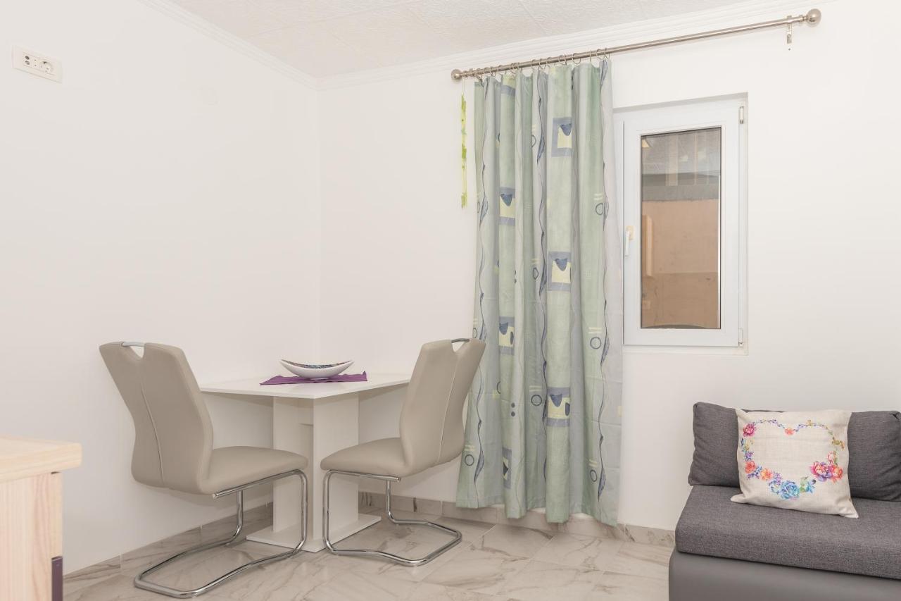 Apartments Calla มาคาร์สกา ภายนอก รูปภาพ